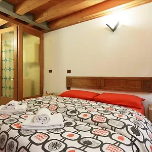  Apartment Calle Dei Ormesini Italy